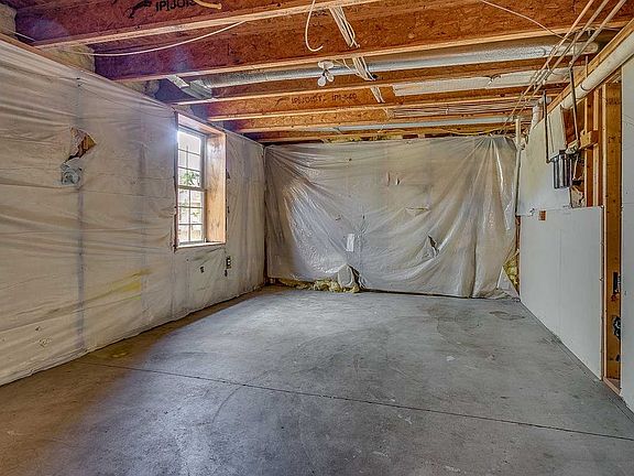 LL Egress Window - Possible 4th Bed Room