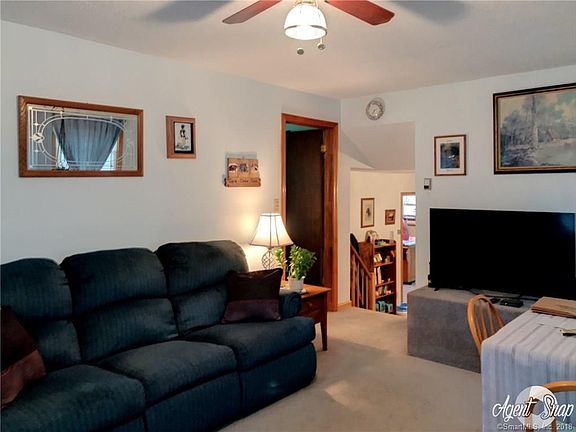 3rd image of 156 Oak Ln