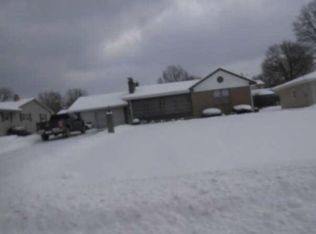 8463 Van Dr, Poland, OH