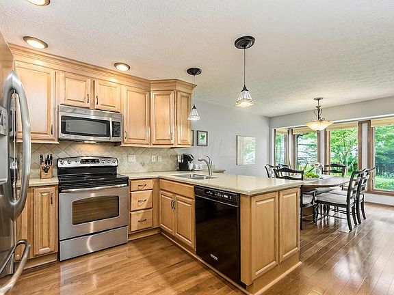 2nd image of 365 Flour Ct