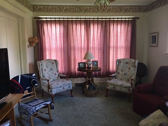 4th image of 34 Elm St
