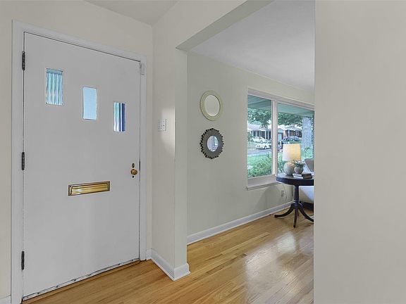 5th image of 7332 Milan Ave