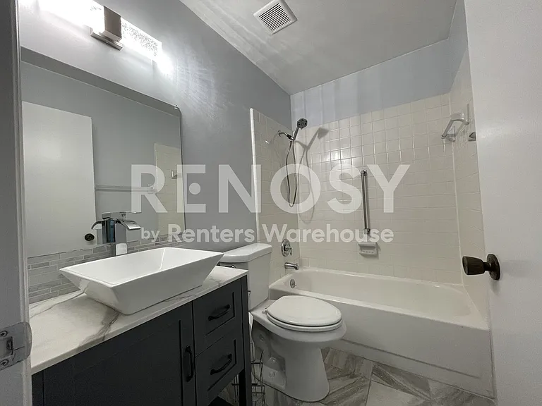 110 Gloucester Blvd #110 — Photo 6