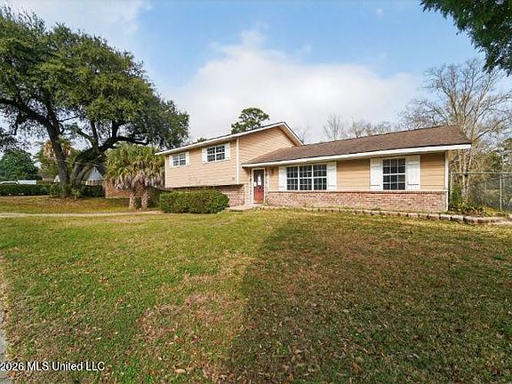 2nd image of 774 Sharon Hills Dr
