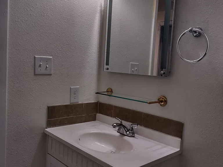 216 Glenda Dr #6 — Photo 6