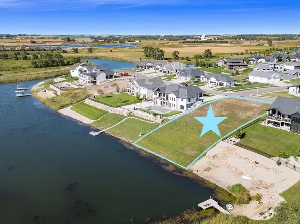 301 S Waterside Cir, Sioux Falls, SD 57107