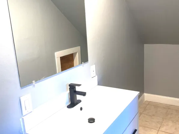 (undisclosed Address), New Bedford, MA 02740