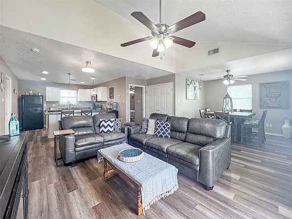 4th image of 81 Santar Loop