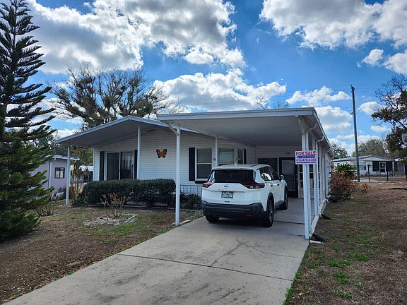 3rd image of 10927 Whispering Oaks Cir