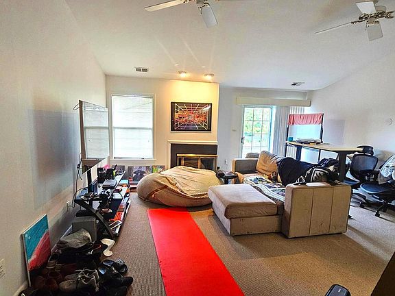 4th image of 104 Heritage Blvd APT 9