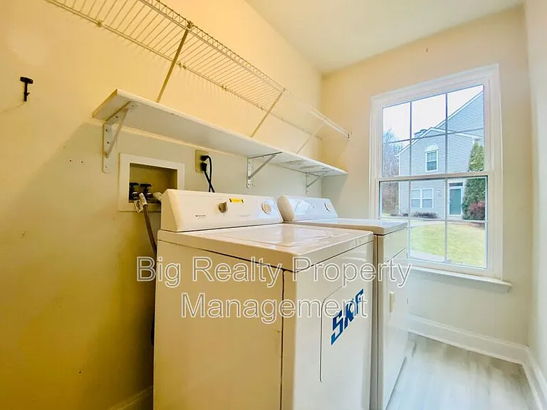 475 Stoneglen St — Photo 11
