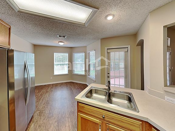 3rd image of 701 Lake Geneva Dr