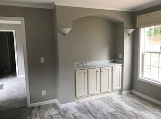 617 Stonewall Dr, Stone Mountain, GA 30087