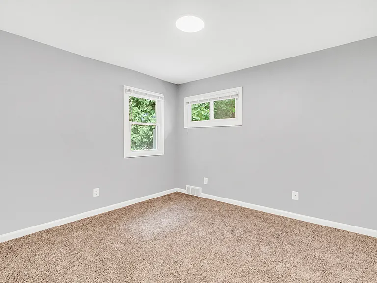 9900 Bishop St — Photo 21