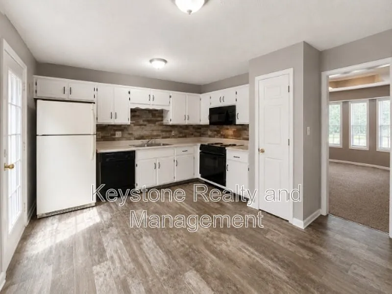 3 bed, 2.0 bath, 1145 sqft, $1,450 — Photo 3