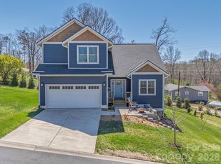 111 Ellis Ln, Arden, NC 28704