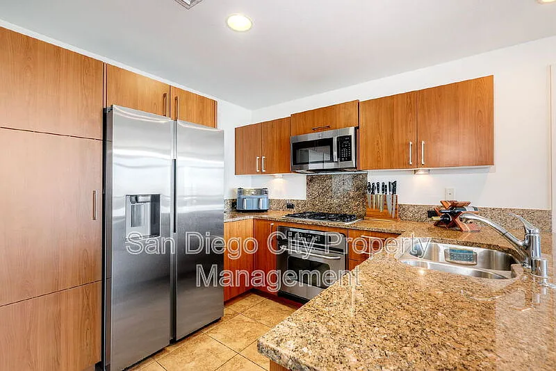 2 bed, 2.0 bath, 1309 sqft, $4,700 — Photo 3