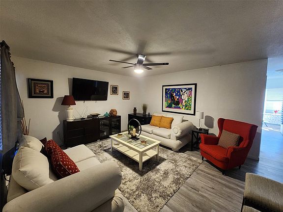 2nd image of 17090 NE 14th Avenue #211