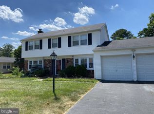 4108 Maureen Ln, Fairfax, VA 22033