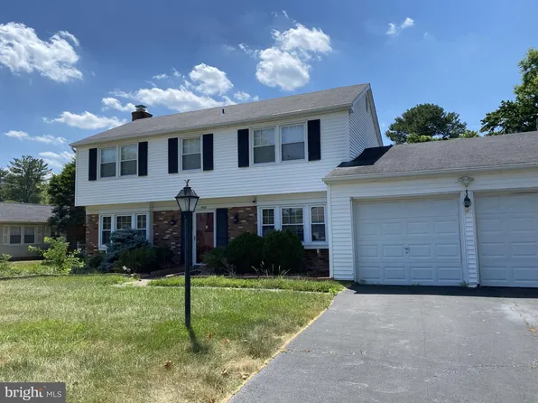 4108 Maureen Ln, Fairfax, VA 22033