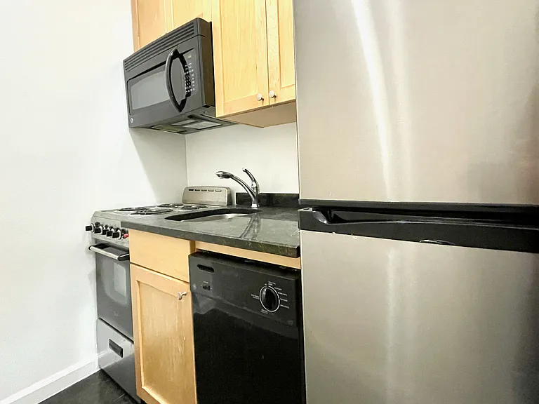46 W 73rd St #4E — Photo 5