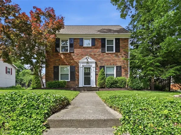 217 Cordelia St SW, North Canton, OH 44720