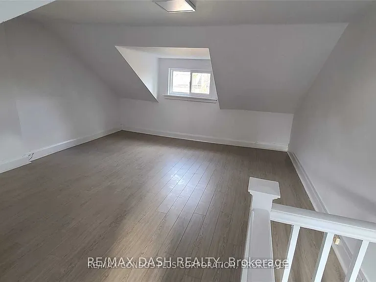 13 Hocken Ave #UPPER — Photo 8
