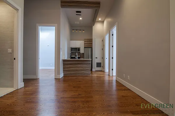 Rented by Evergreen Apartments BK | media 26