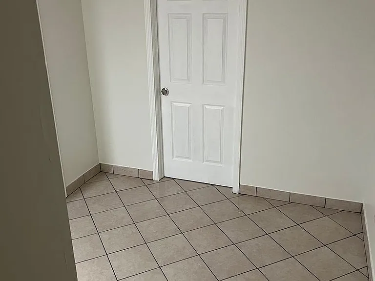 36 King Arthur Ct — Photo 9