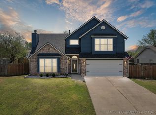 19924 E 38th St S, Broken Arrow, OK 74014