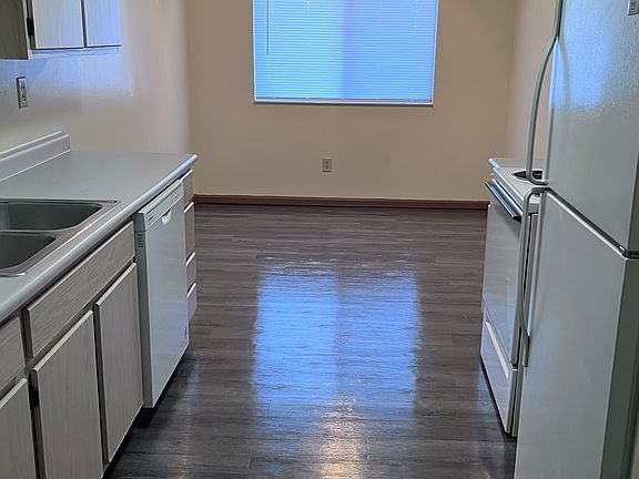 Kitchen & Dining room