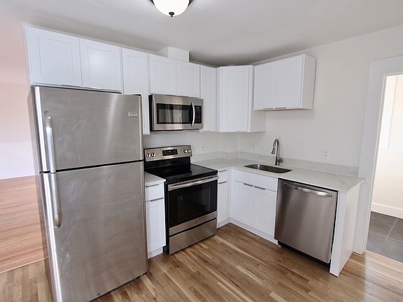 5th image of 111 Washington St APT 6