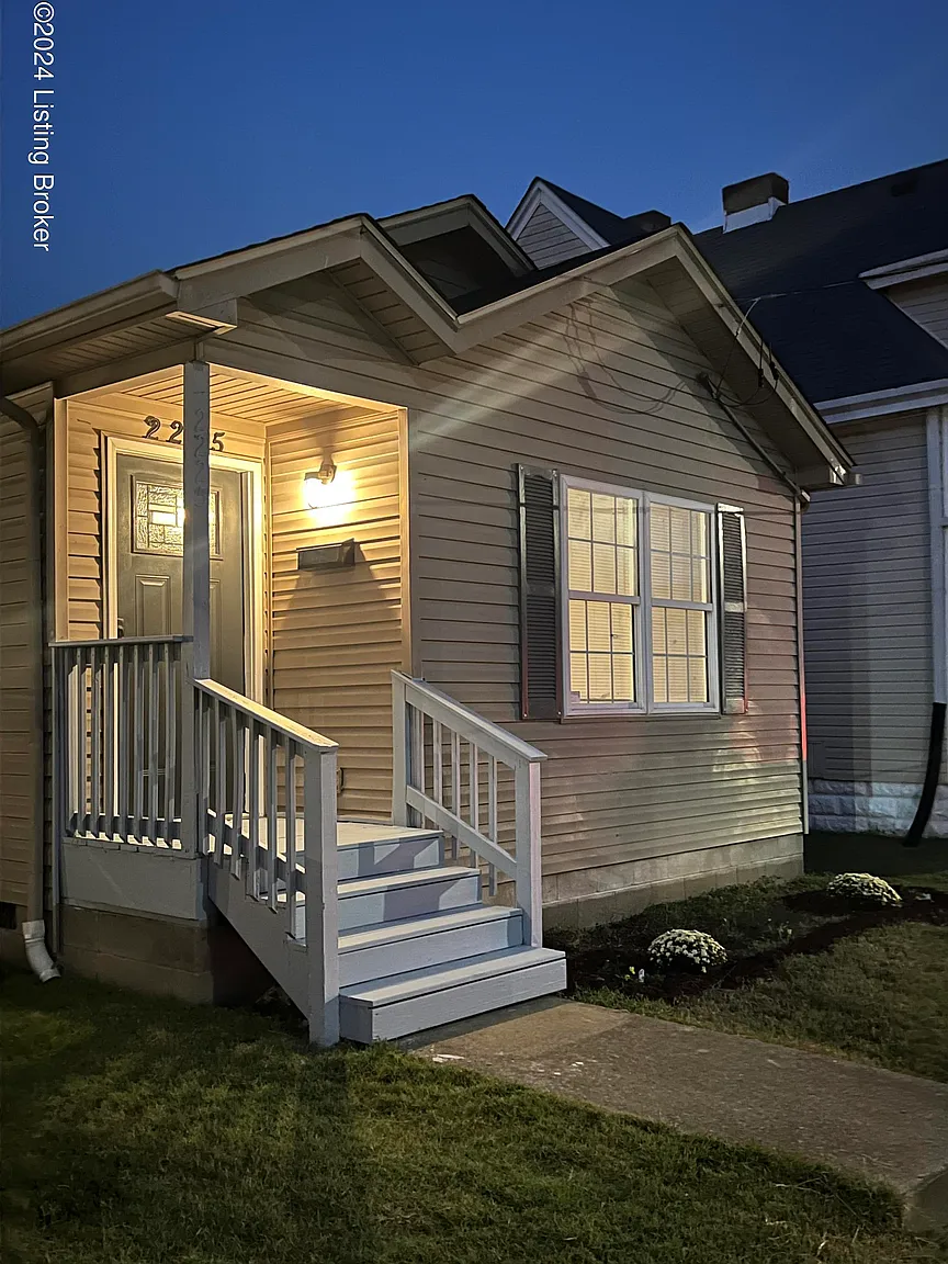 2225 Grand Ave photo 1