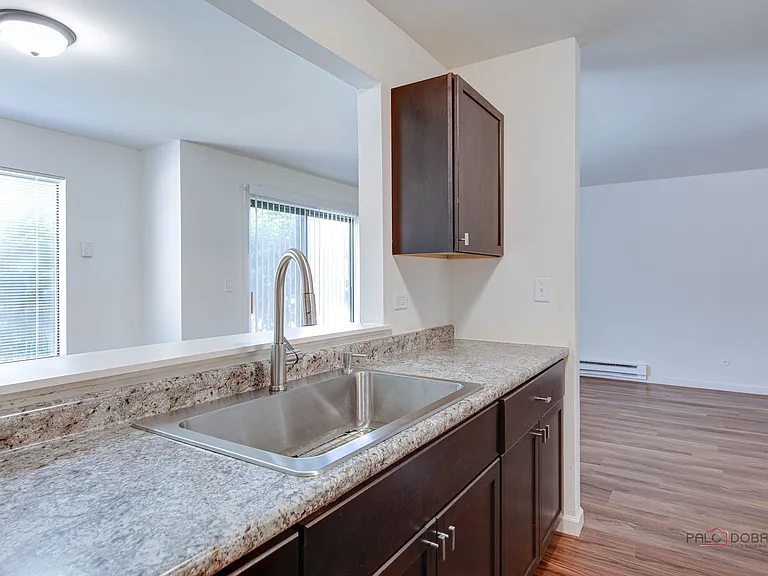 Hawthorne Glen Apartments — Photo 8