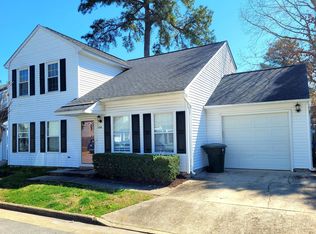 208 Gate House Rd, Newport News, VA 23608