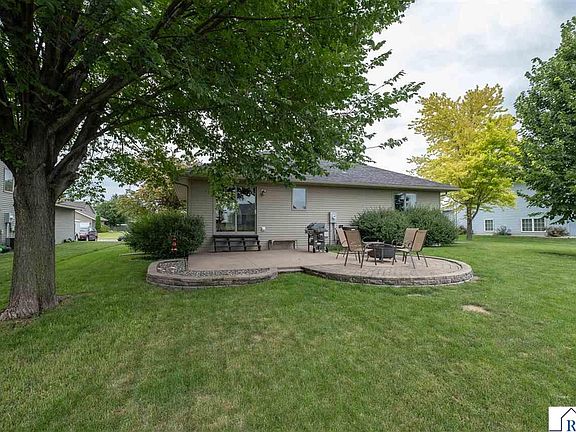 5th image of 240 Grovebrook Cir