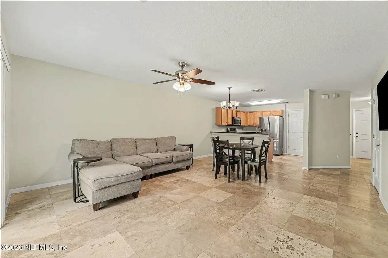 3 bed, 1480 sqft, $2,400 — Photo 4