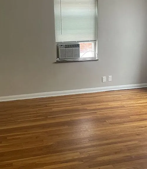 Newly Upgraded Apartments -The Courtyard at Park Hills, Minutes from Downtown — Photo 4