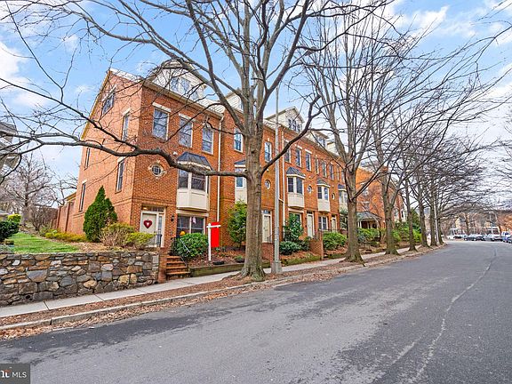 4th image of 2620 Fairfax Dr