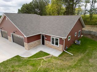 1077 Rusalka Cir, Reedsburg, WI 53959