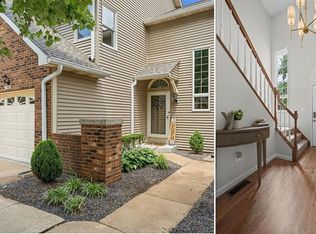 1743 Blue Oak Dr, Chesterfield, MO 63017