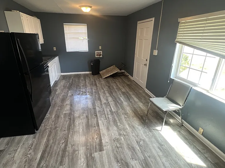 2305 Glass St — Photo 16