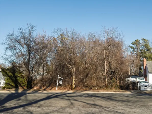 Howells Road, Bay Shore, NY 11706