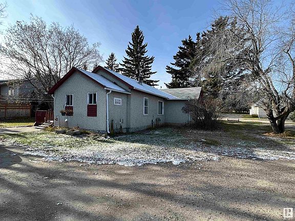 2nd image of 4815 50th St