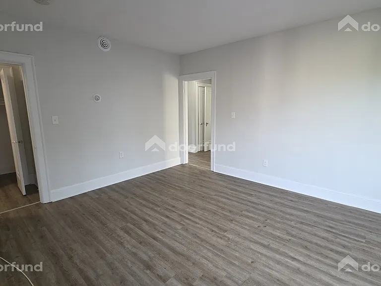 1006 Main St #6 — Photo 4