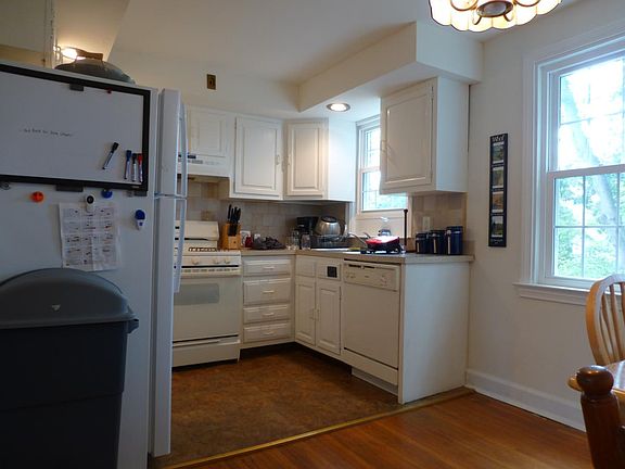 4th image of 214 Pilgrim Ln #2