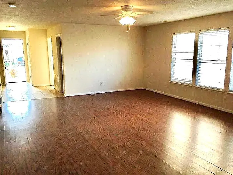 2317 Lonan Ct — Photo 13