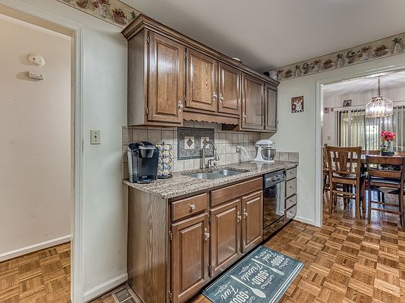 4th image of 1181 Pebble Dr
