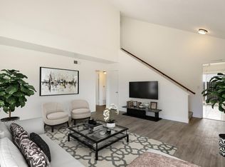 4762 Governor Dr, San Diego, CA 92122