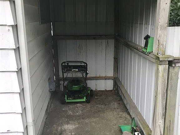 5th image of 3985 Snowberry Dr
